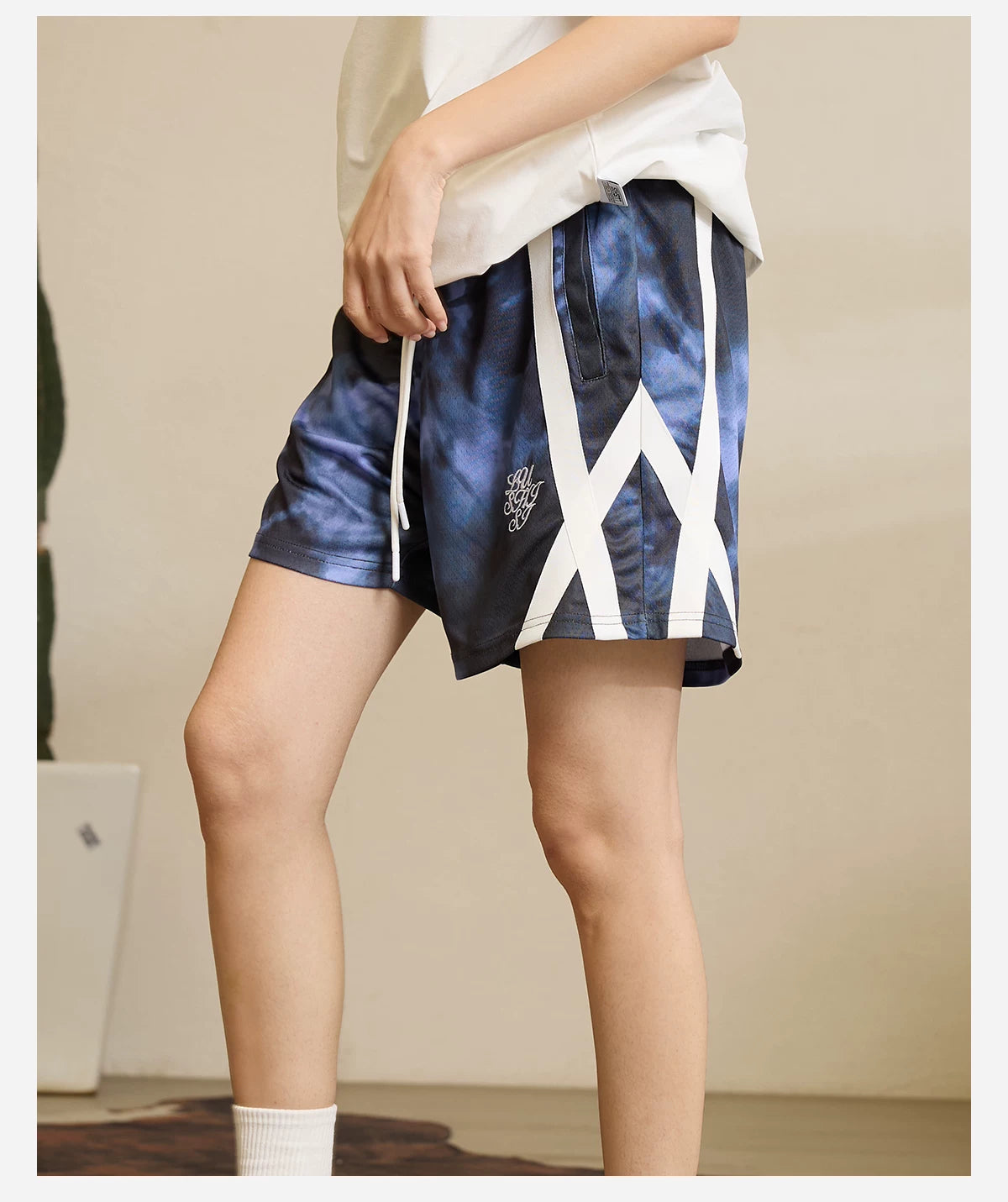 LUSHISI Stitching Drawstring Sports Shorts