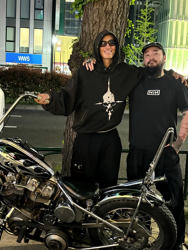 KONOOT Skull Print Washed Rivet Hooded Sweater