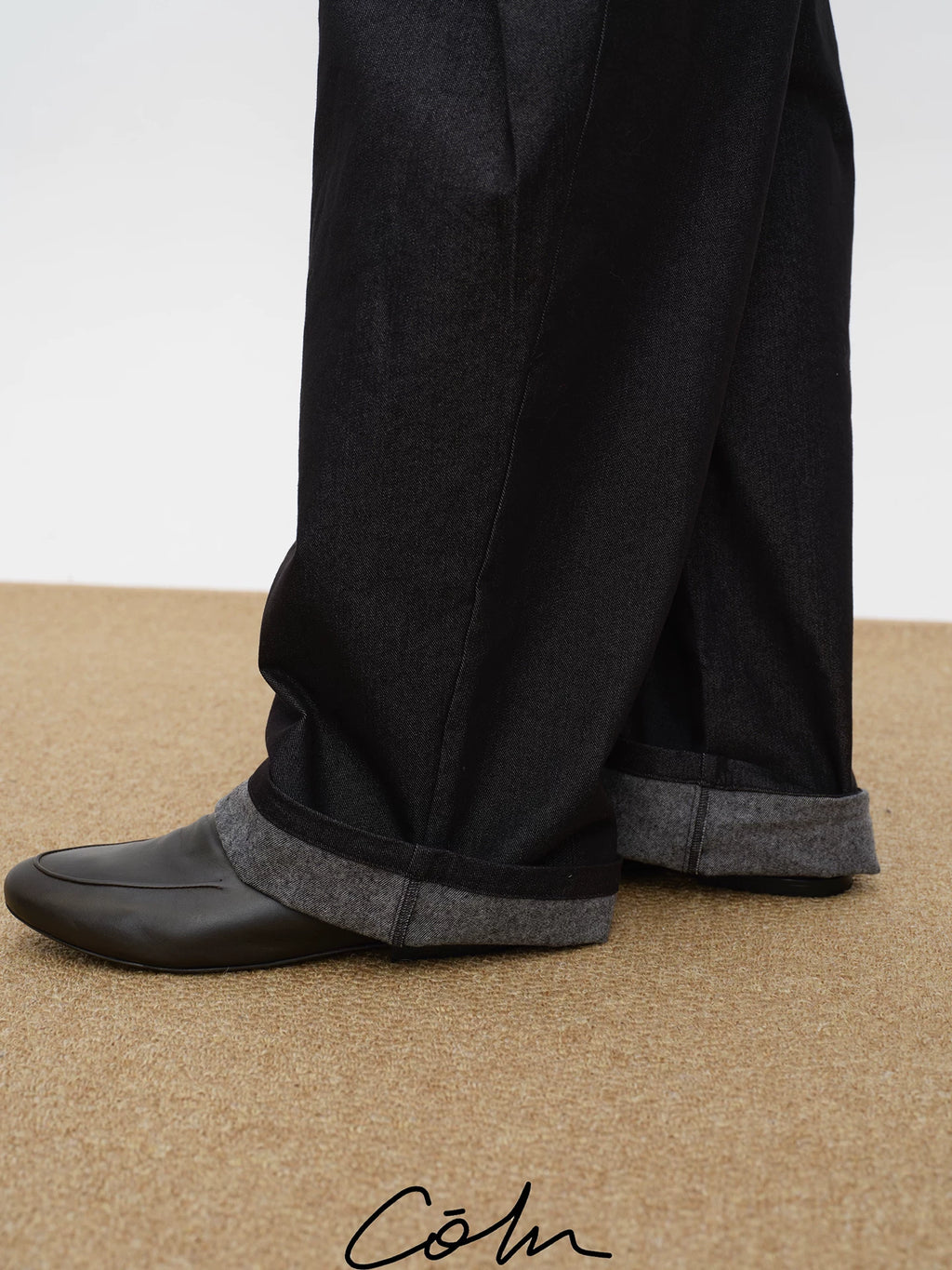 COLN Vintage Straight Jeans