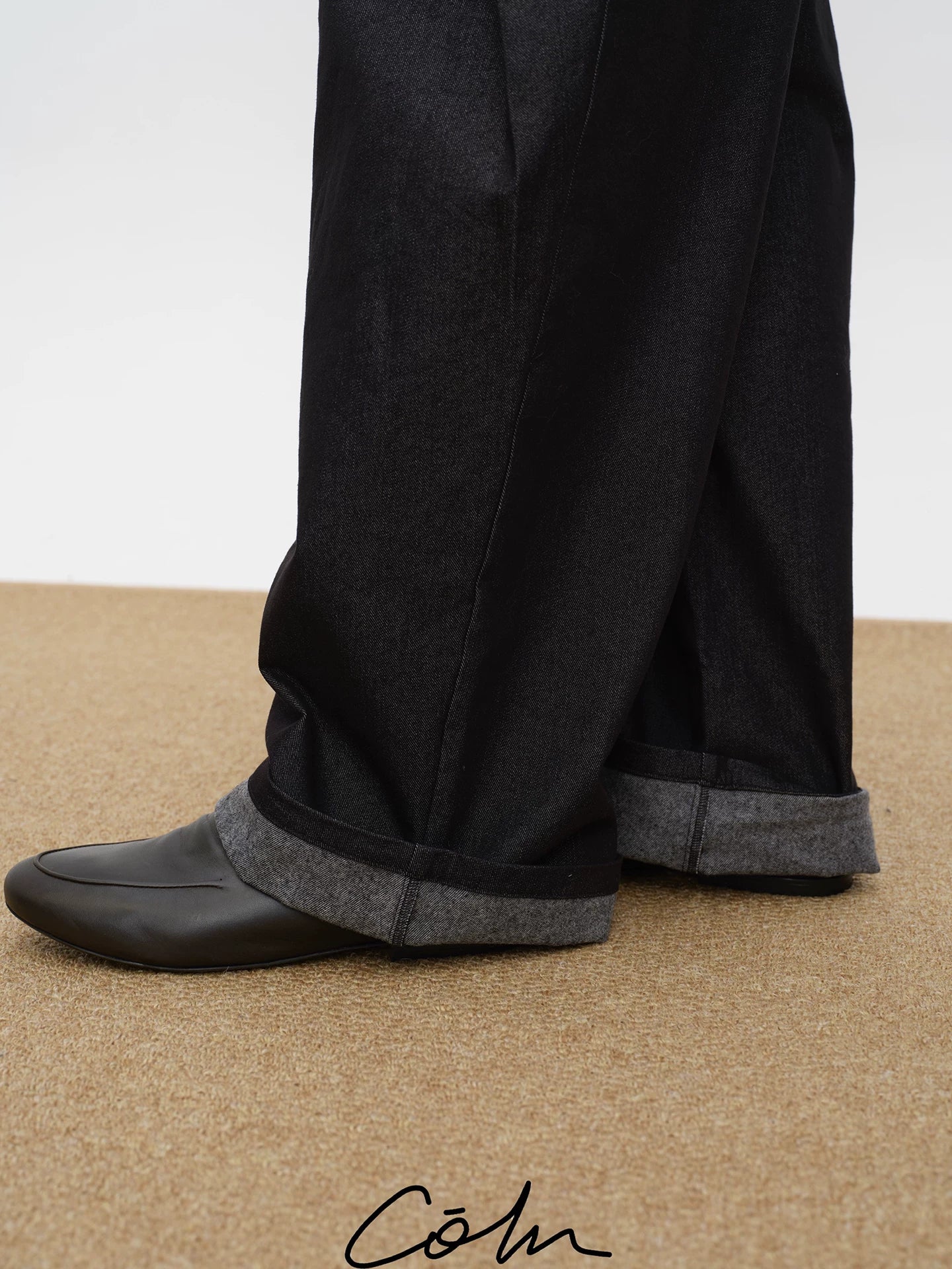 COLN Vintage Straight Jeans