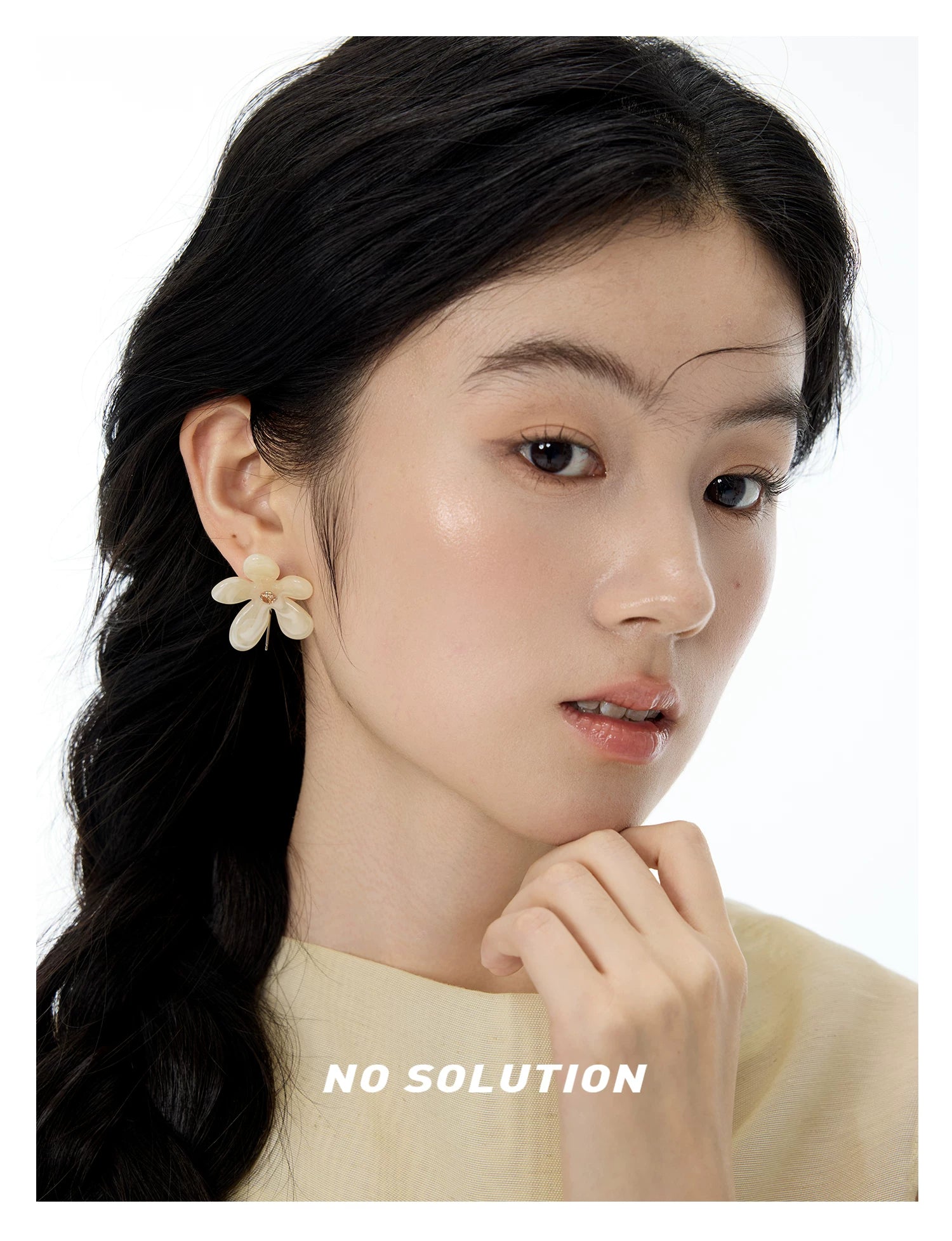 NO SOLUTION Flower Earrings