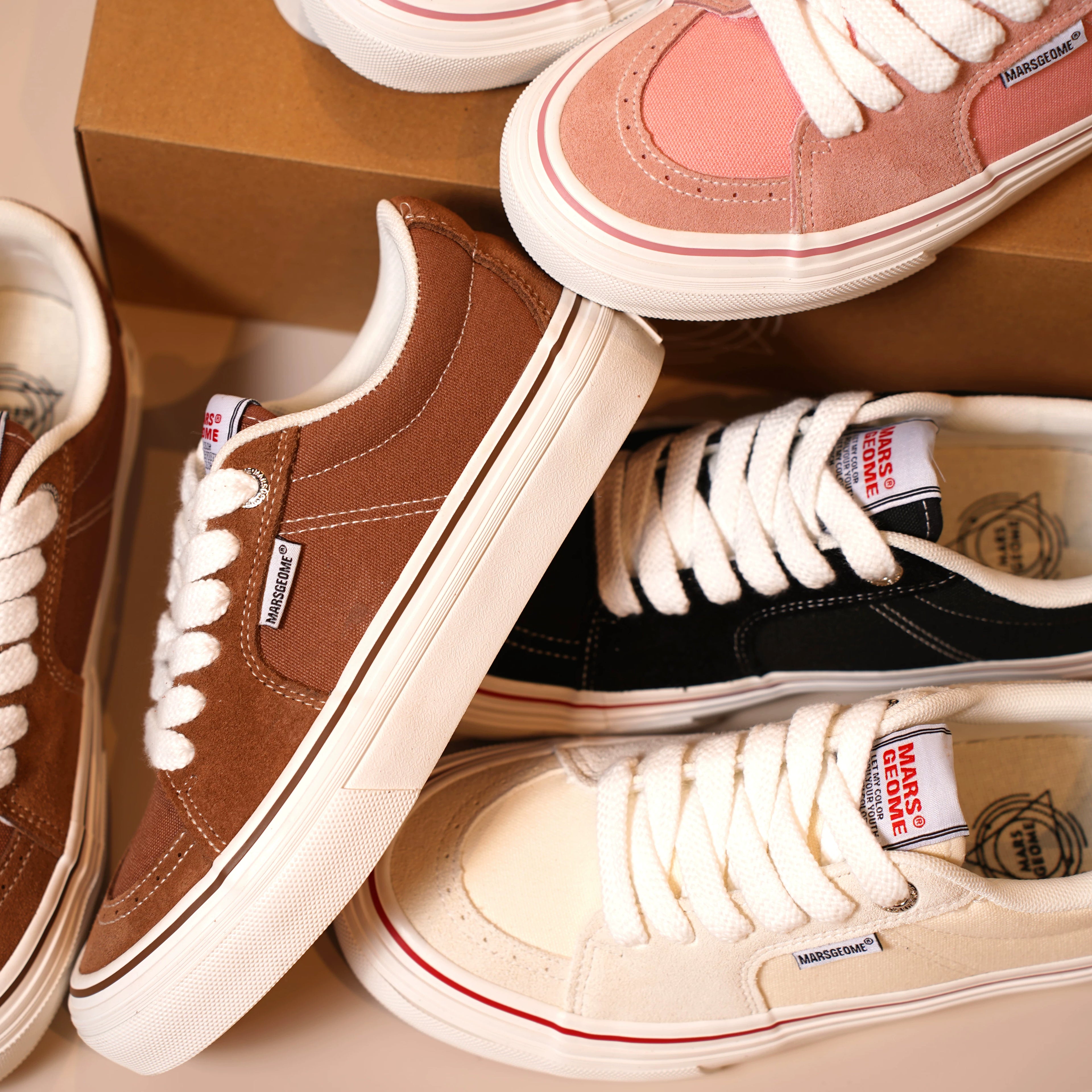 MARS GEOME Versatile Men's and Women's Low-top Spliced Board Shoes