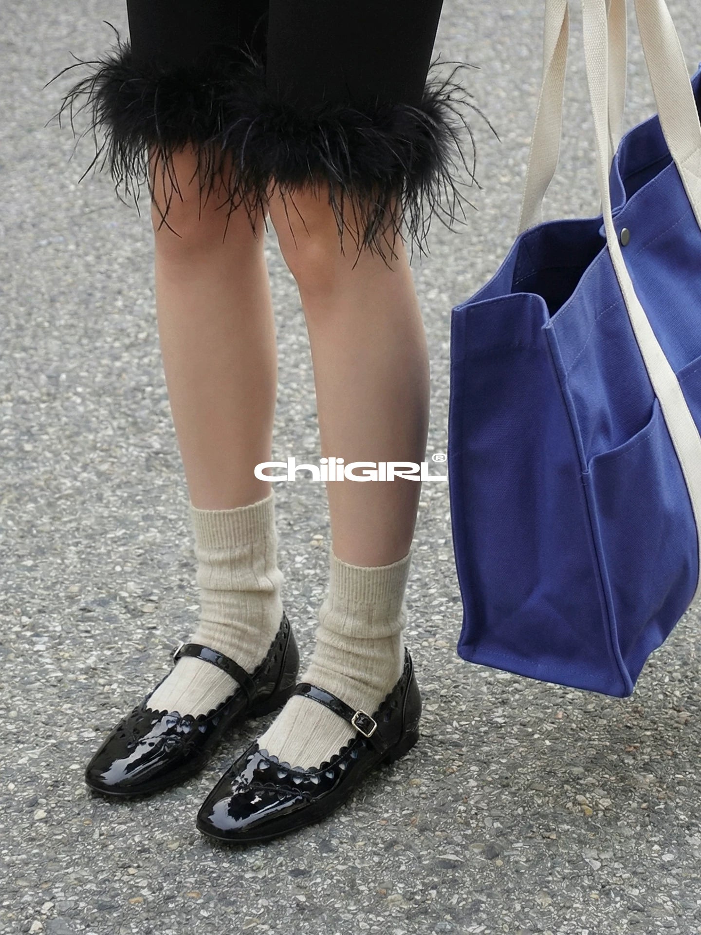 CHILIGIRL Retro One-word Buckle Love Hollow Flat Shoes