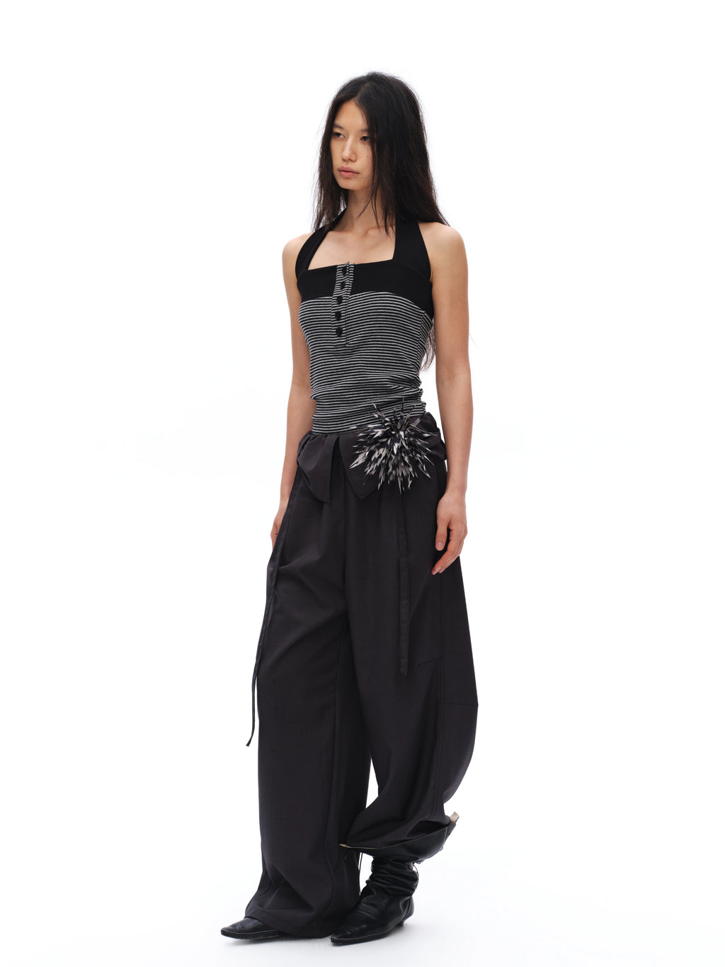 Oinimi Striped Neck Slim Fit Vest