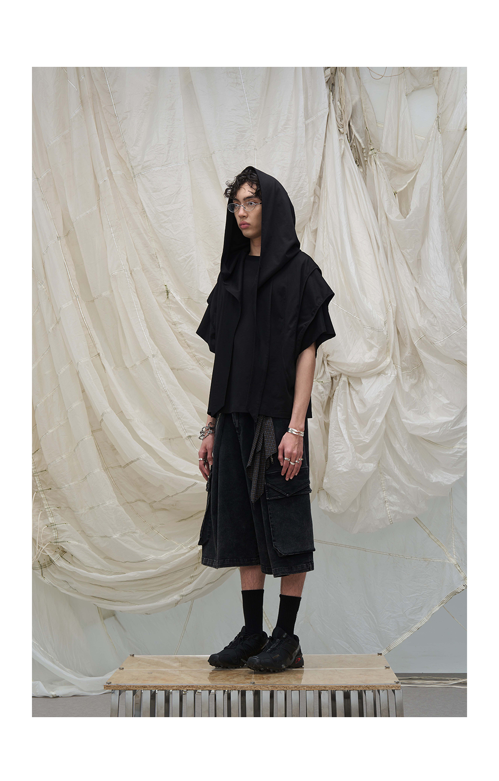 RELABEL Is Detachable and Comes with A Decorated Large Hood