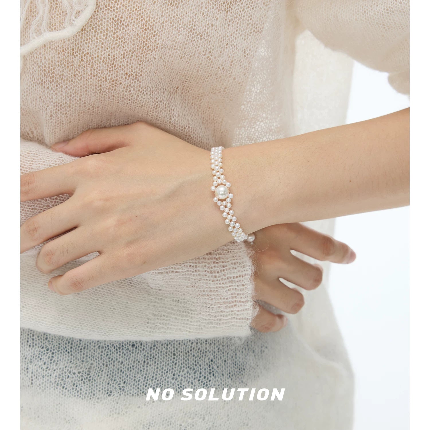 NO SOLUTION Vintage Pearl Hand-woven Bracelet