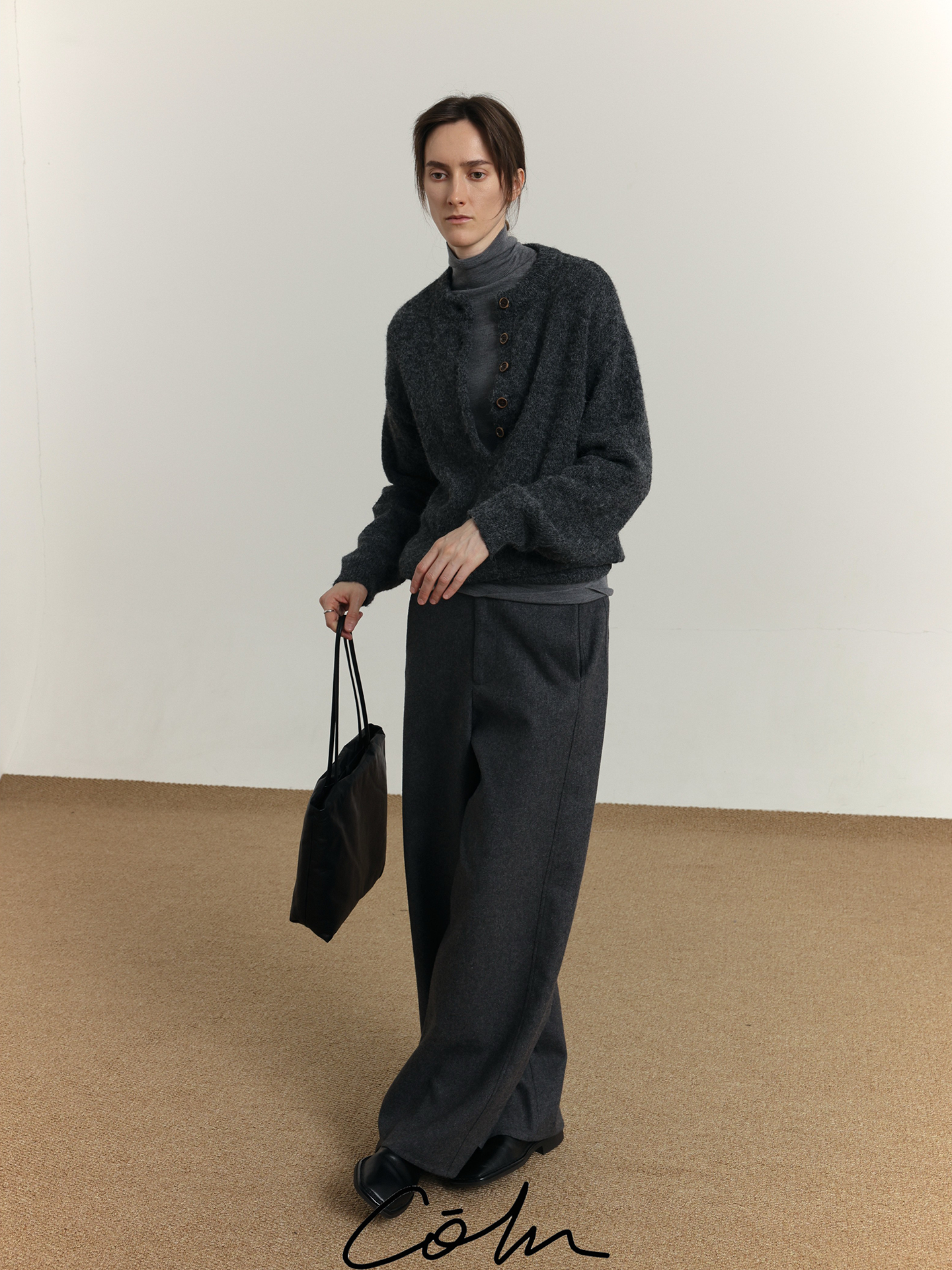 COLN Henry Neck Thickened Sweater
