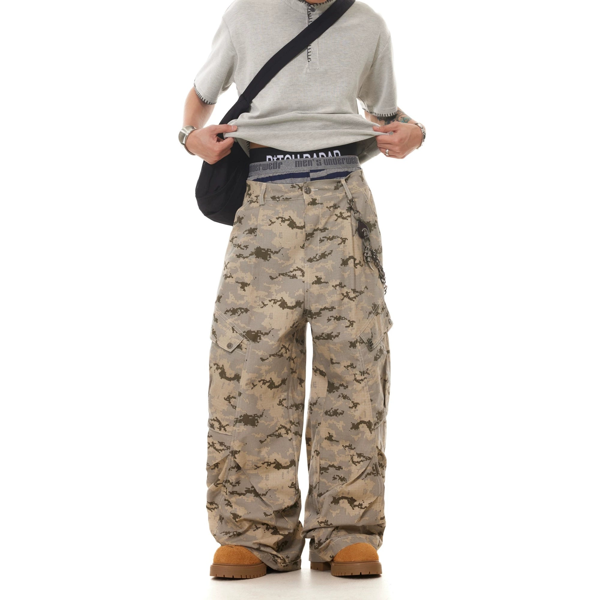 BTSG desert camouflage multi-pocket scimitar cargo pants