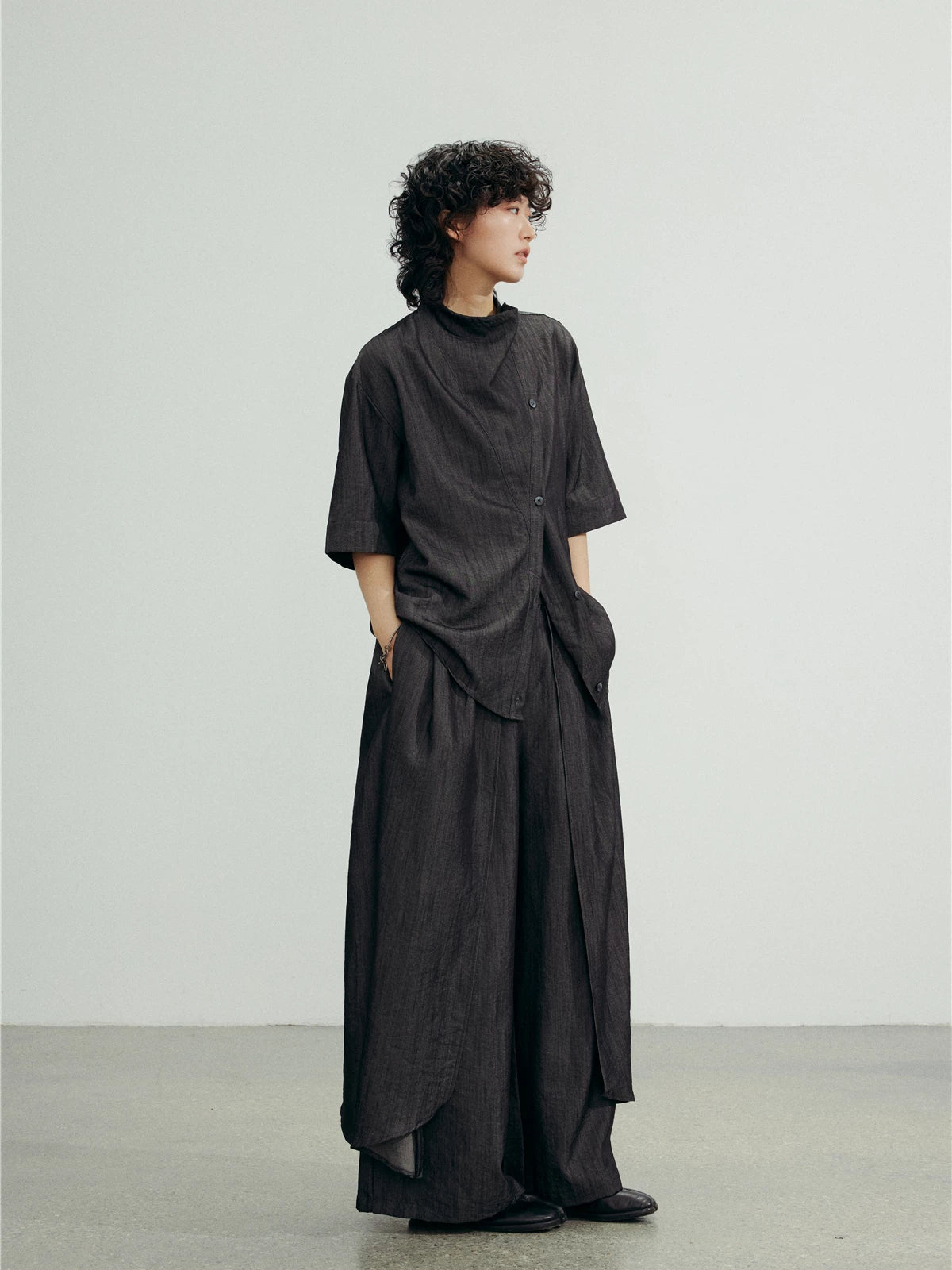 SUNYVONNE Asymmetrical Diagonal Collar Loose Short-sleeve Shirt