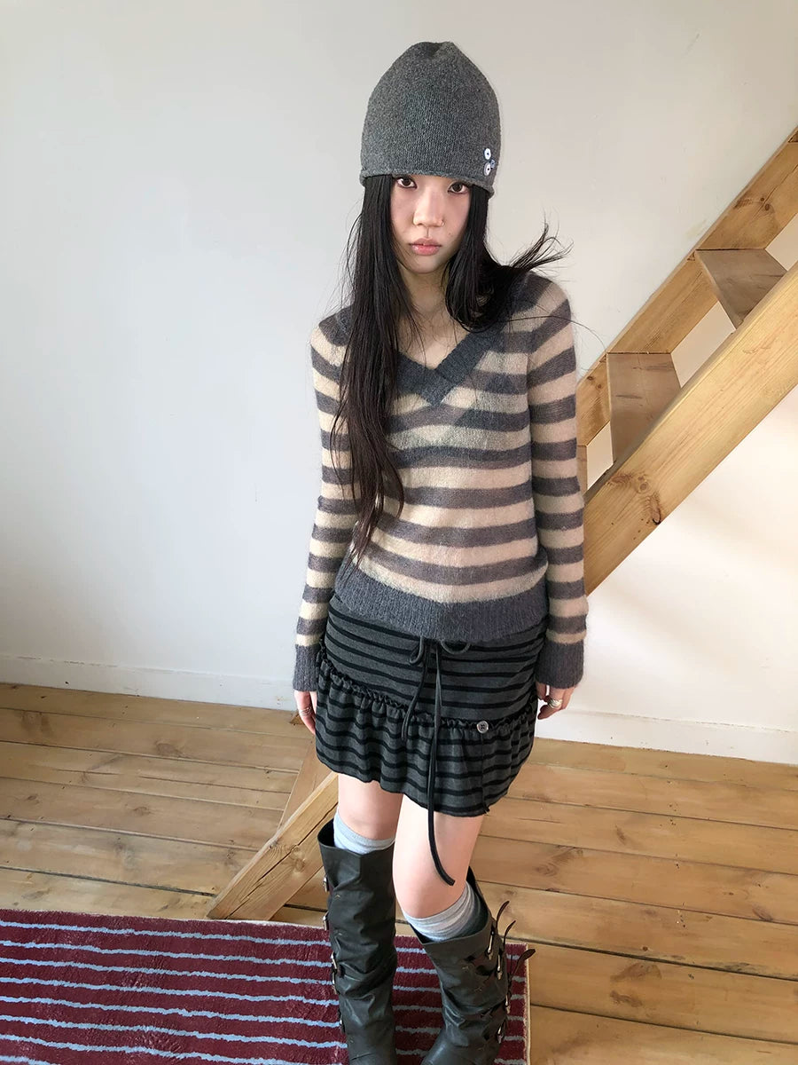 Ang:project Thin V-neck Contrast Striped Knit Long Sleeves