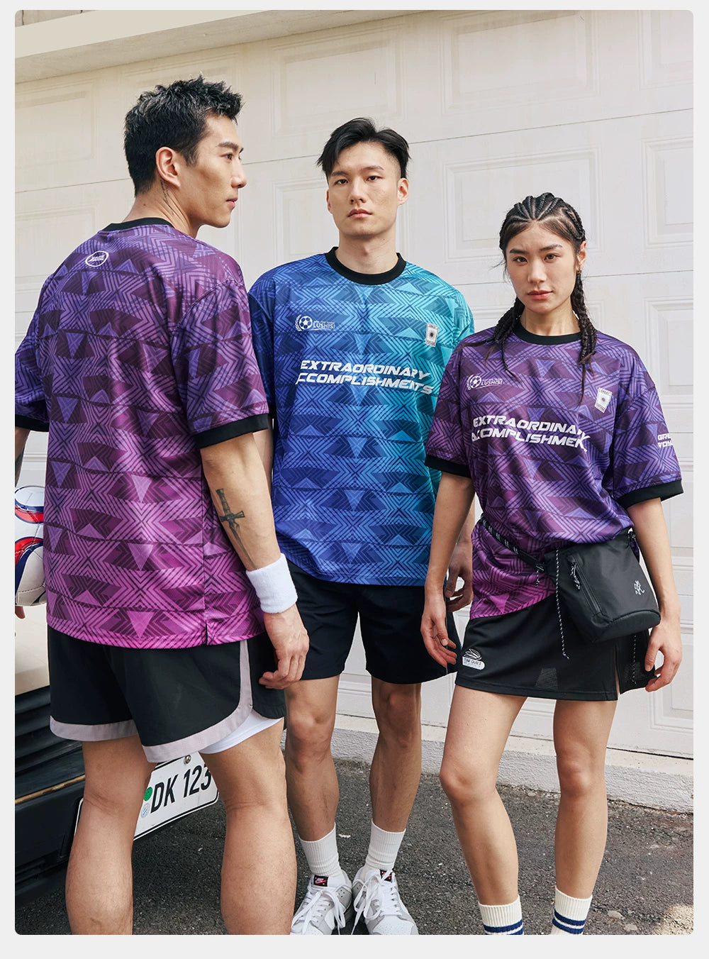 LUSHISI Retro Casual Cool Tee