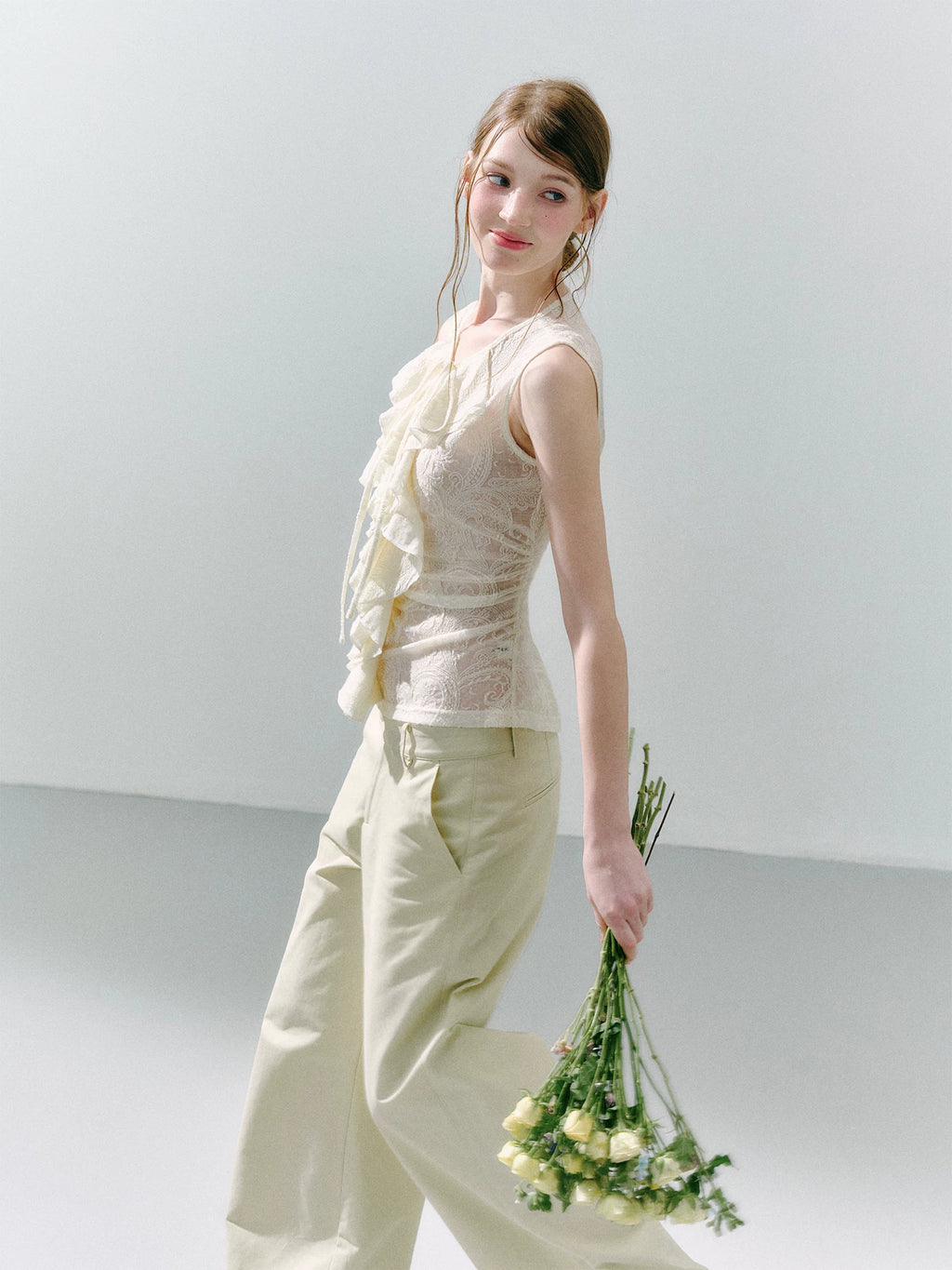 LOST FOREST Lace Lotus Leaf Slim Fit Vest