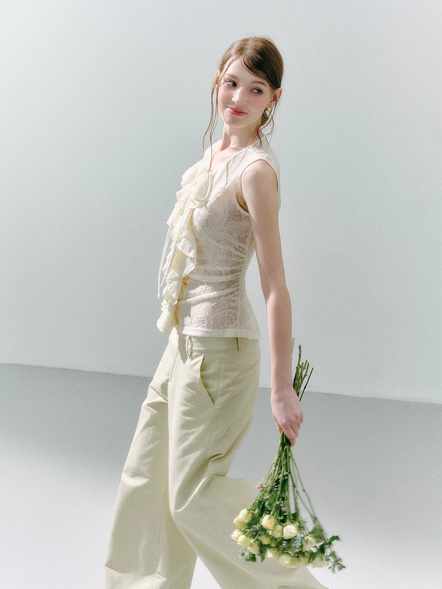 LOST FOREST Lace Lotus Leaf Slim Fit Vest