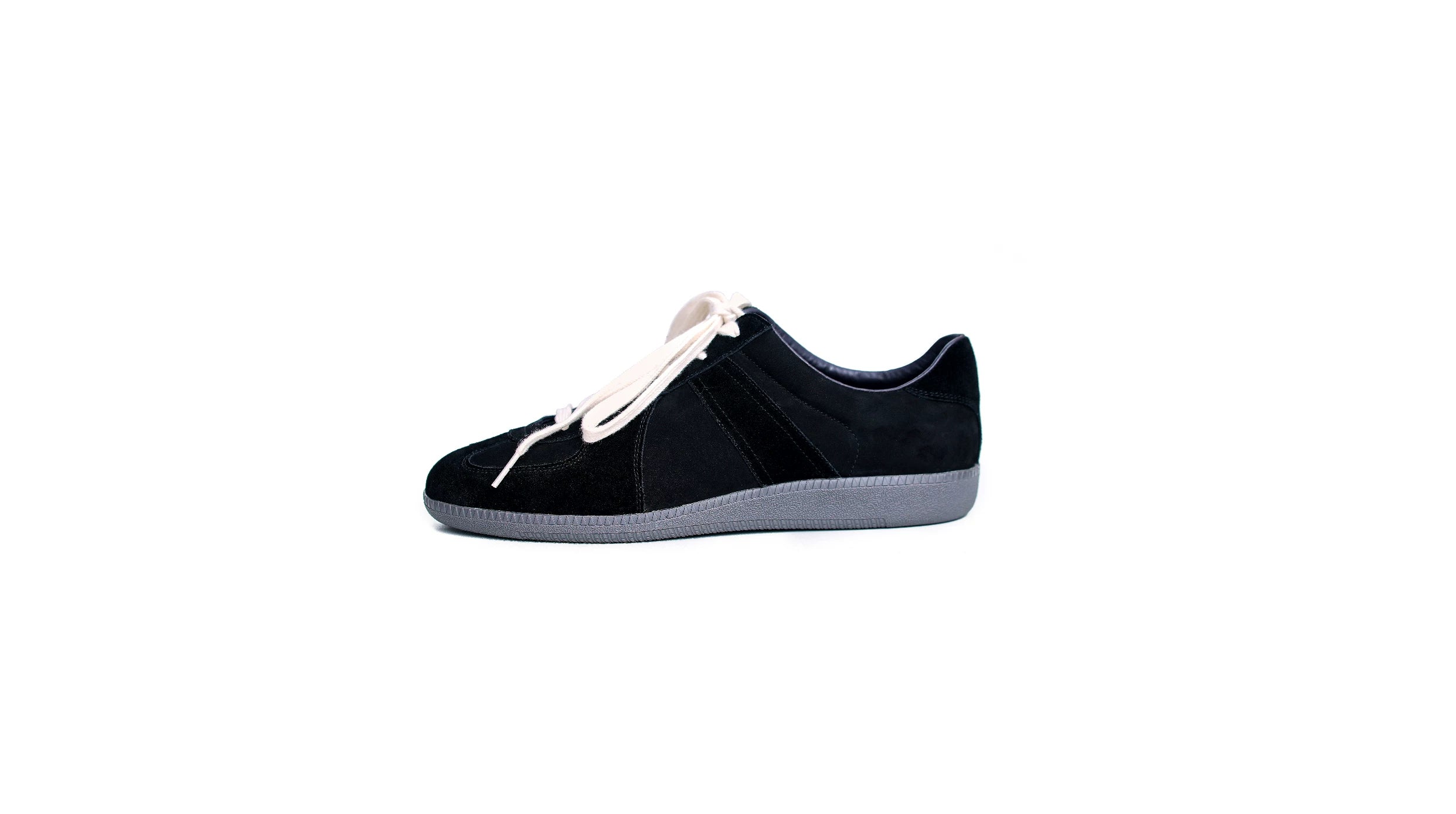 TERRAKOO Retro Leather Breathable Flat-bottomed German Training Shoes