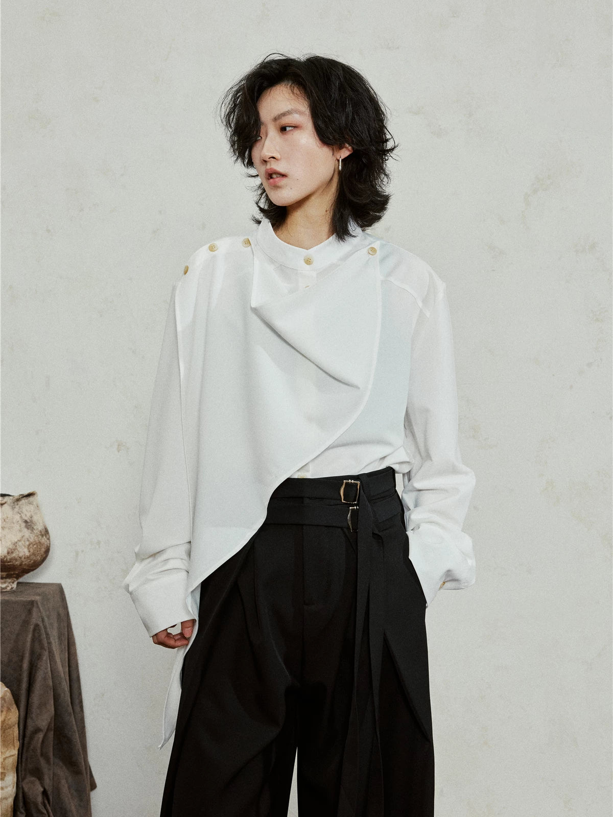 SUNYVONNE Asymmetrical Cut Loose Long Sleeve Shirt