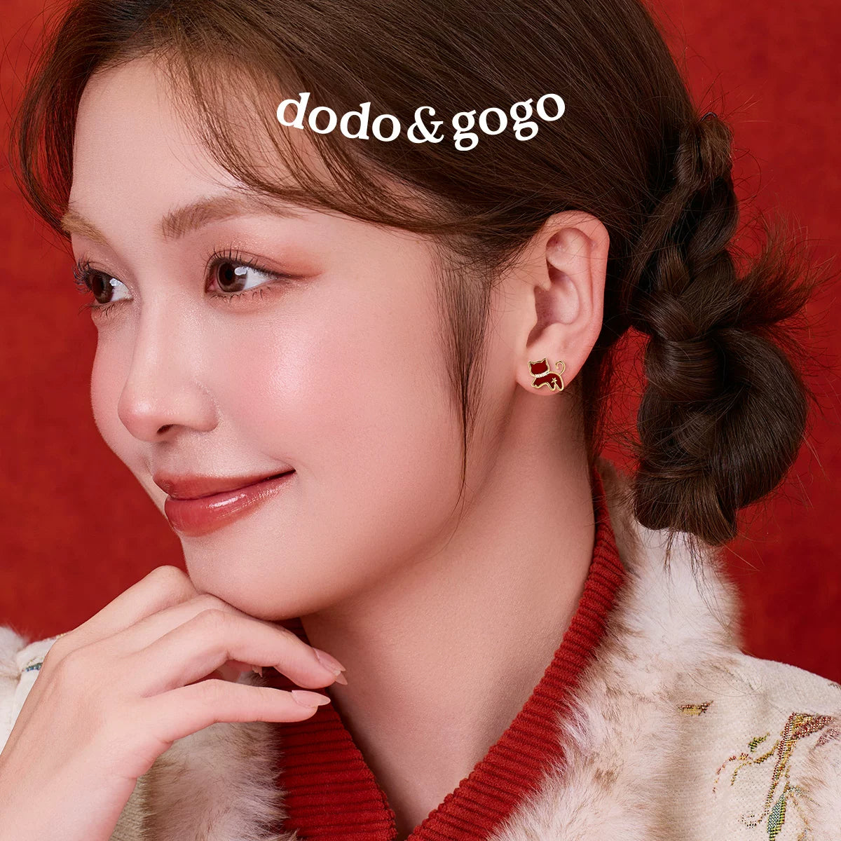 DODOGOGO Red Cute Kitten Stud Earrings