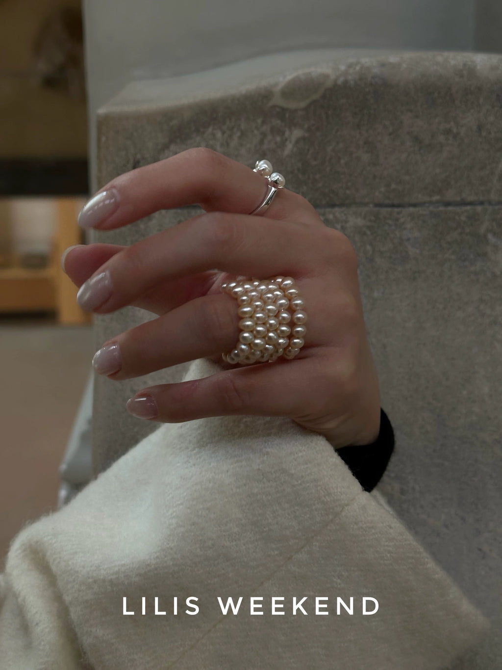 Lilis Weekend Vintage Multi-Layer Stretch Pearl Ring