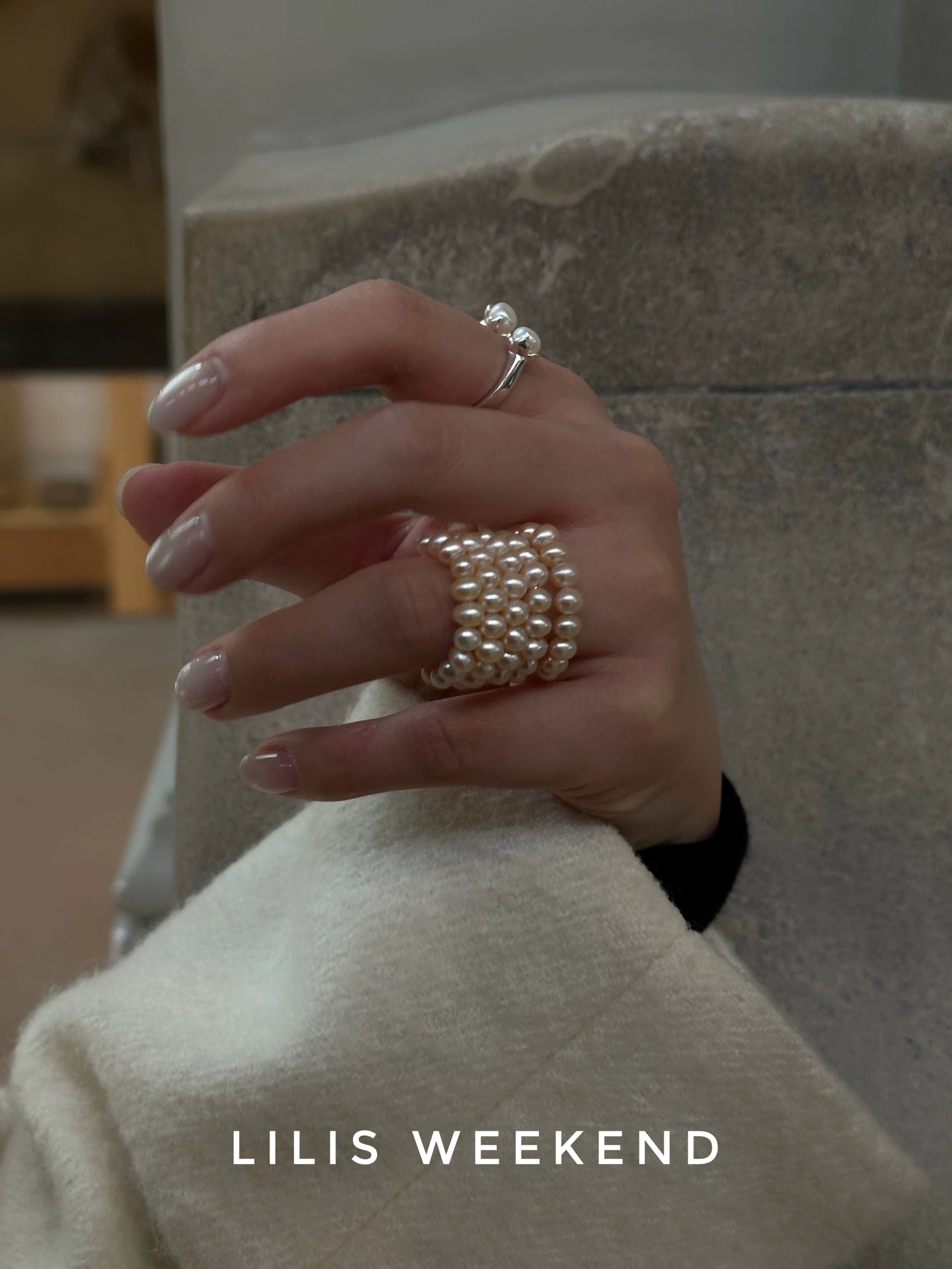 Lilis Weekend Vintage Multi-Layer Stretch Pearl Ring