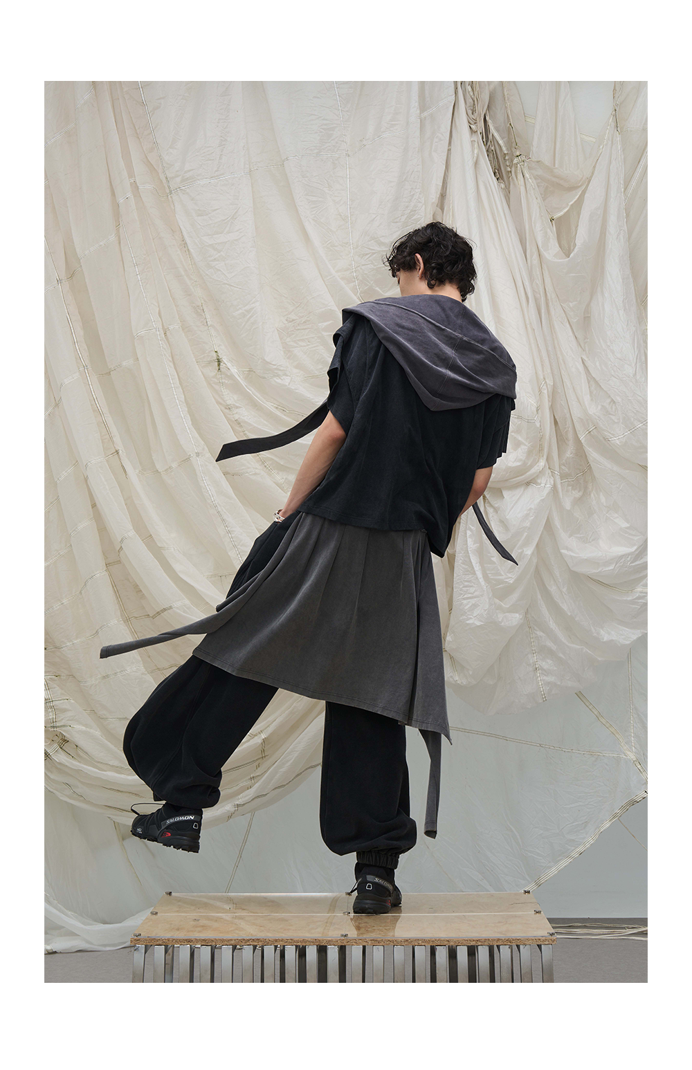 RELABEL Is Detachable and Comes with A Decorated Large Hood