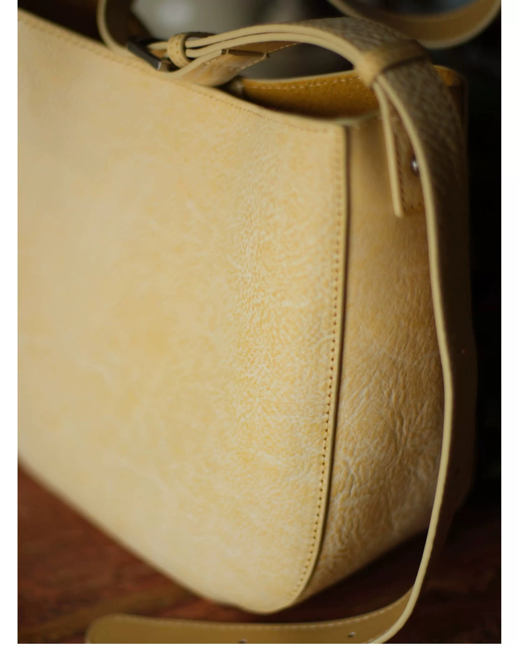 EZRO Premium Simple Leather Shoulder Crossbody Bag