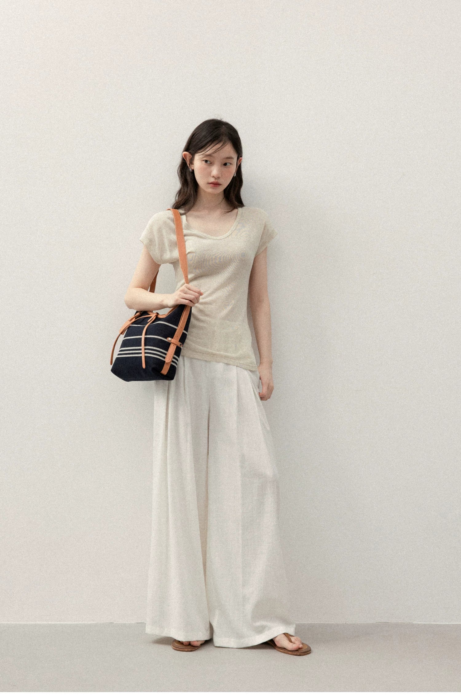 Cantonstory V Neck Shoulder Slim Breathable Tee