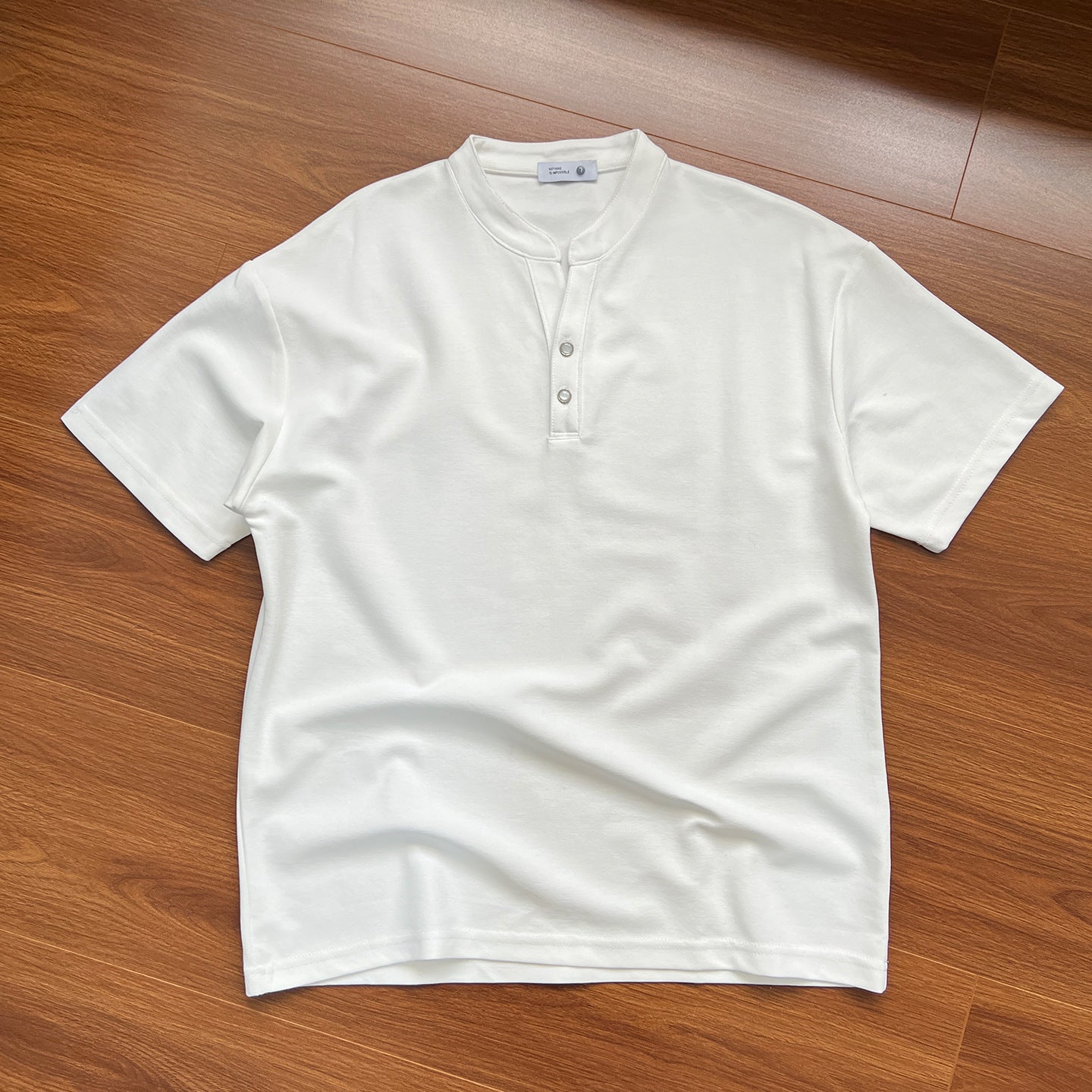 UNF Small V-neck Versatile Casual Tee