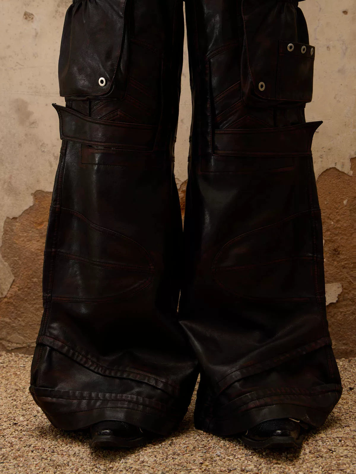 PERSONSOUL Vintage Spade Armor Structure Polished Leather Pants