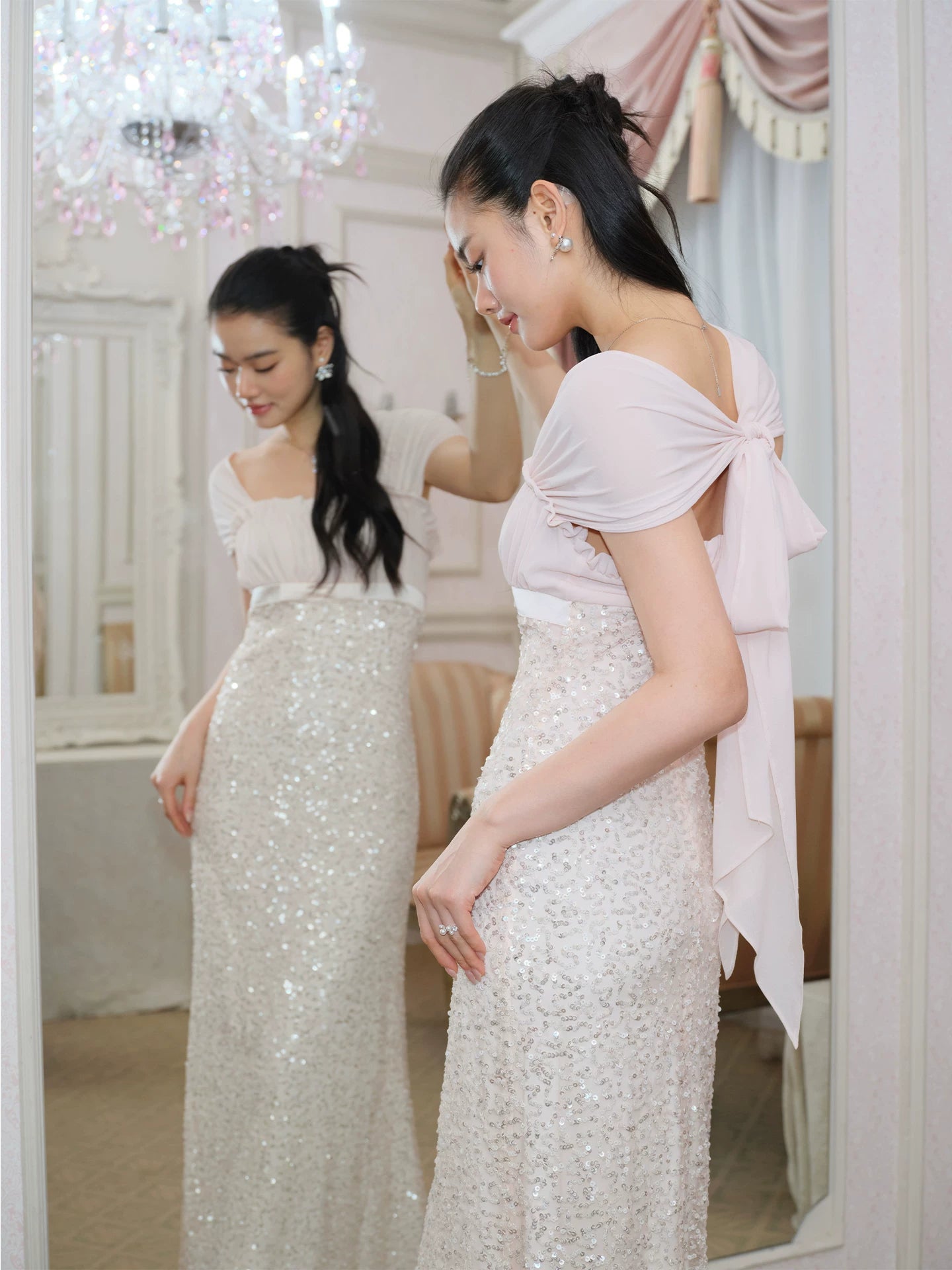 J TheChosen Sequined Streamer Stitching Bow Slim Dress