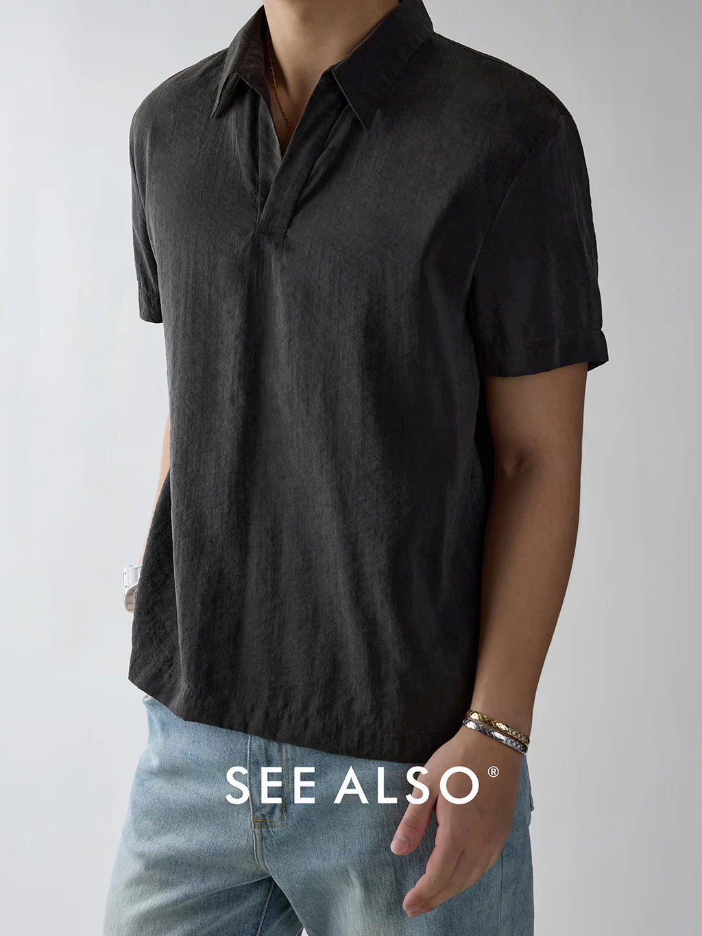 SEE ALSO Retro Simple High-end Tee