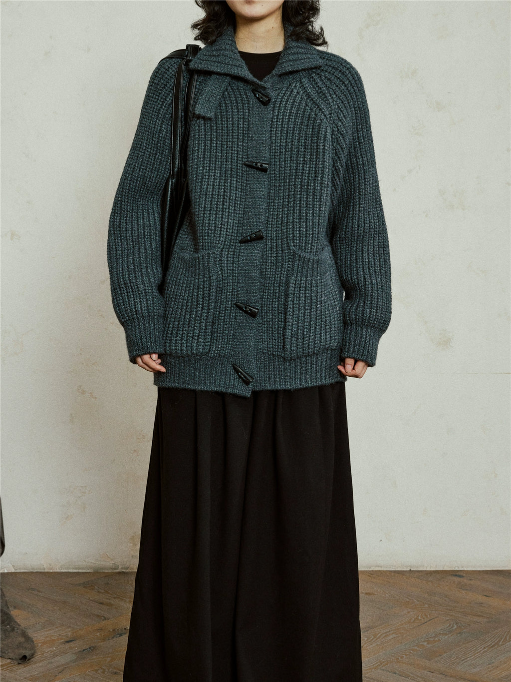 SUNYVONN Horn Buckle Stand-up Neck Knitted Cardigan