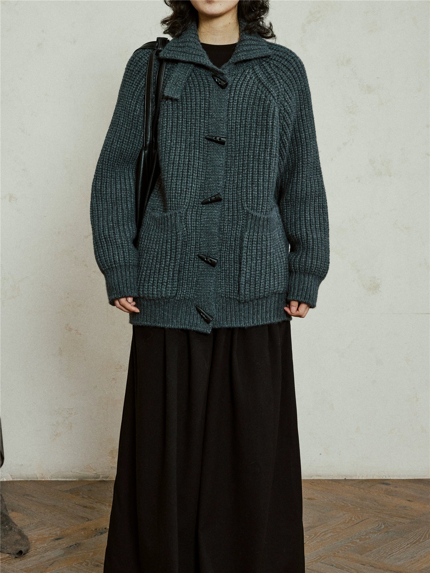 SUNYVONN Horn Buckle Stand-up Neck Knitted Cardigan