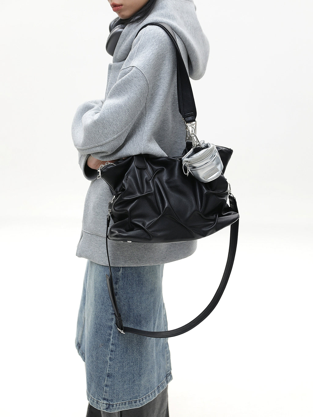 JANDRESS Pleated High-capacity Commuter Shoulder Messenger Bag