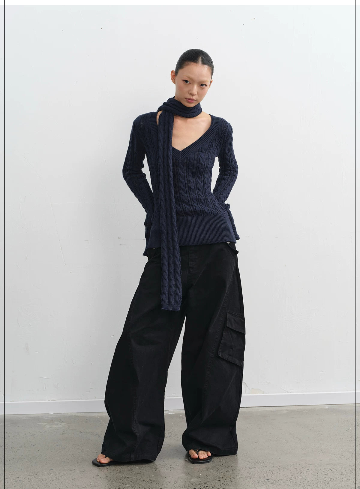 LINY LIBERTY Vintage V-neck Twisted Waist Knitted Sweater
