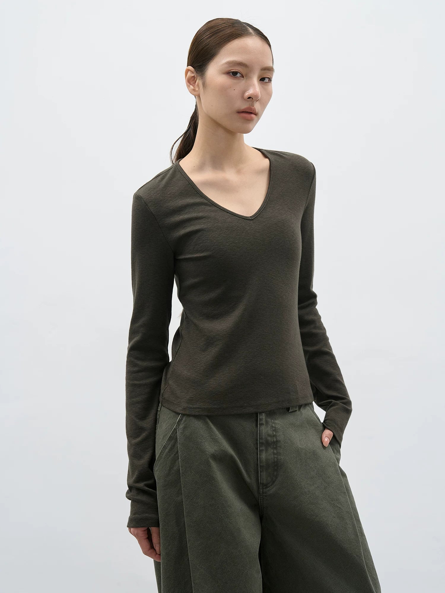 EIGHTHMONTH V-neck Simple and Versatile Long Sleeves