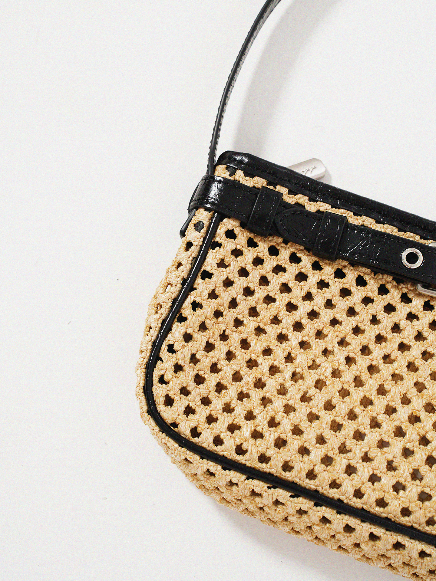 Momogigi Bursting Cowhide Straw Bag
