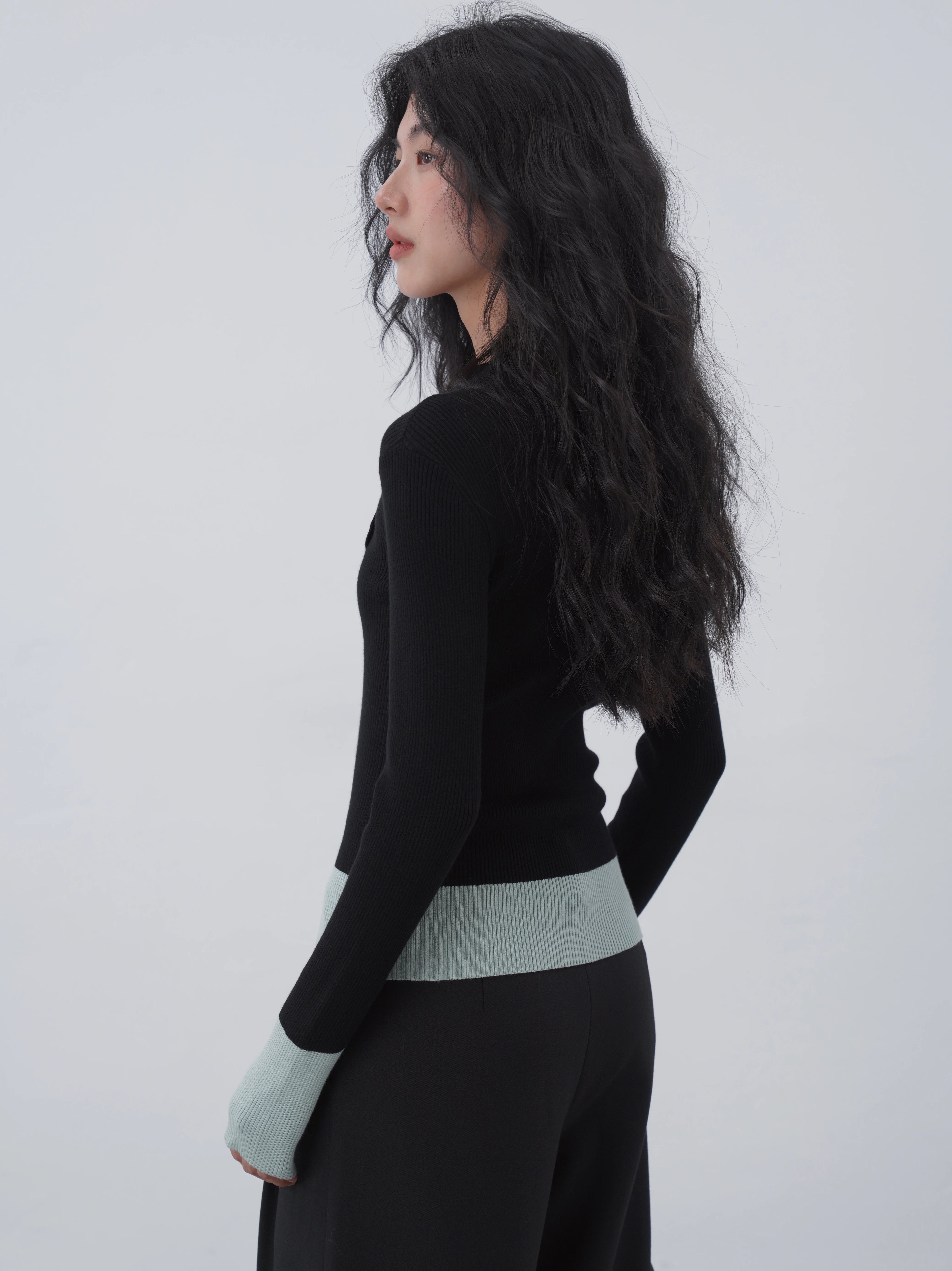 EIGHTHMONTH Contrasting Buttons Slim Slim Long Sleeves