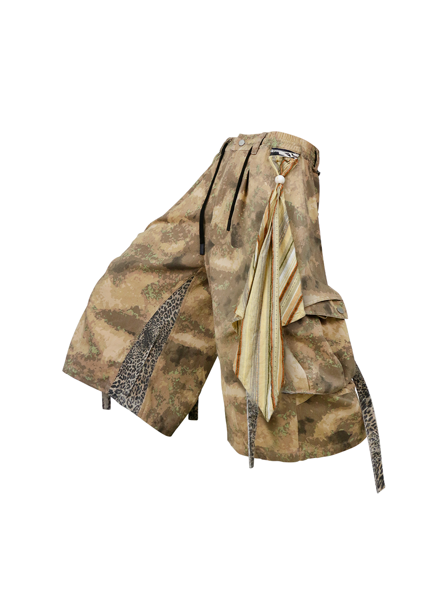 RELABEL Camouflage Leopard Print Splicing Tooling Eight-point Shorts