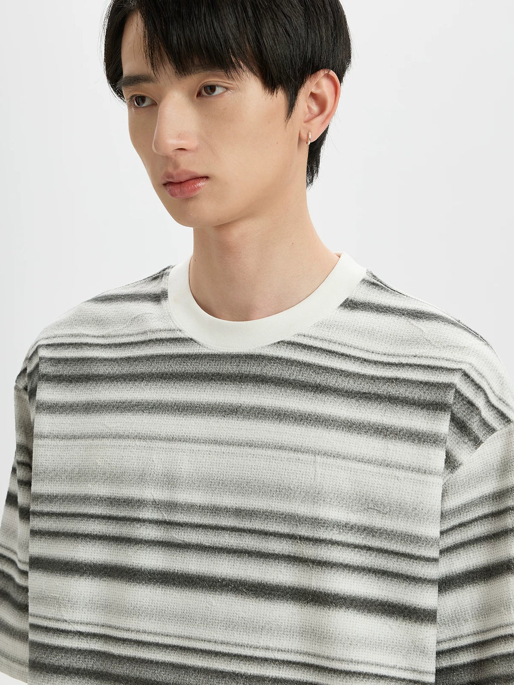 BUTTBILL Smudge Gradual Change Stripe Simple Tee