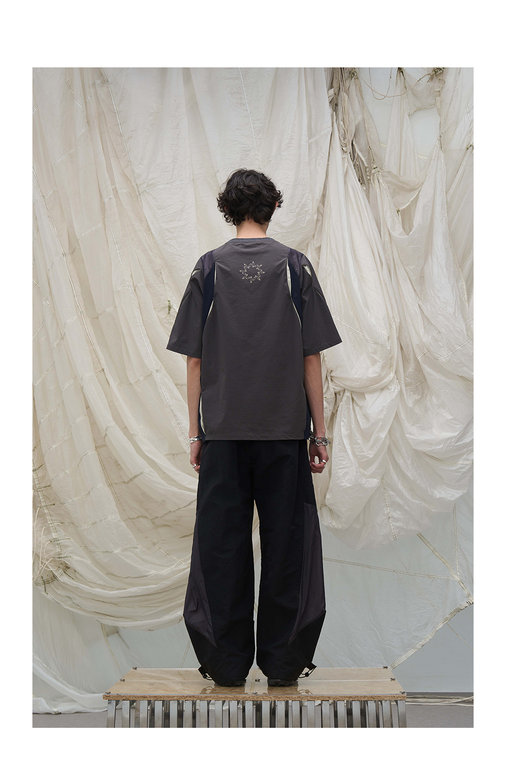 RELABEL Contrasting Color Splicing Cool Feeling Quick Drying Casual Tee