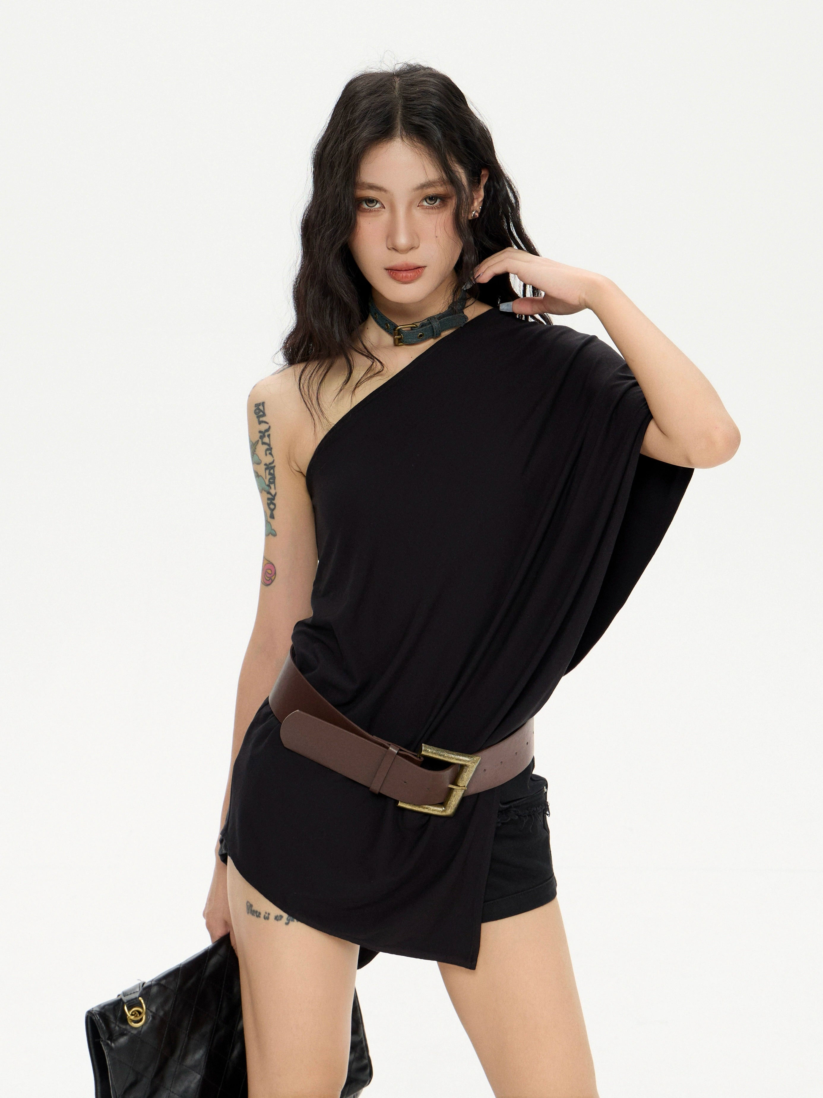 Zero Slanted Shoulder Loose and Thin Irregular Tee