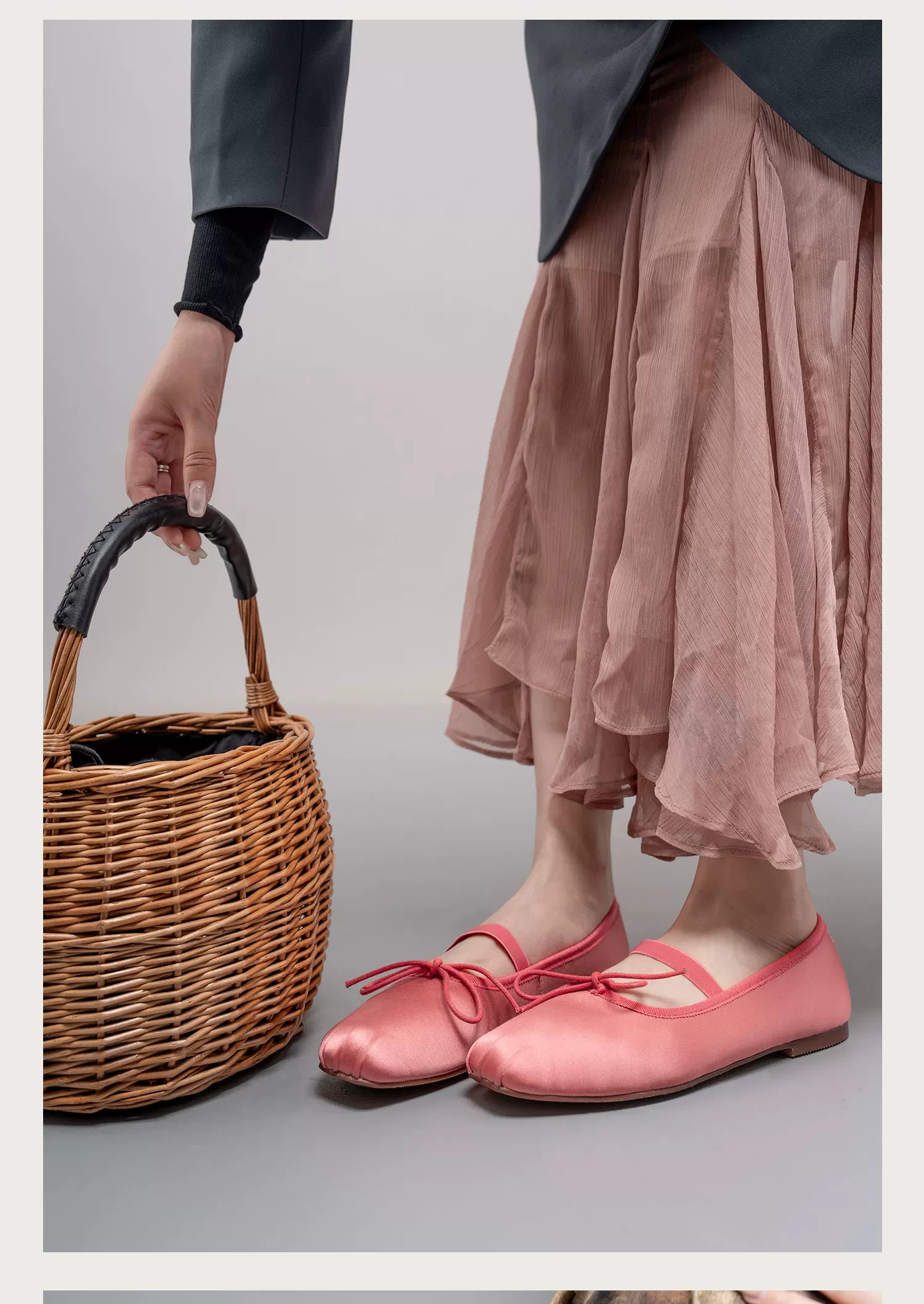 L'aise Silk Pleated Shoes