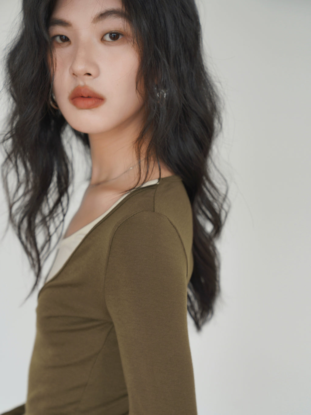 EM Splicing V-neck Fake Two Pieces Slim Temperament Long Sleeves