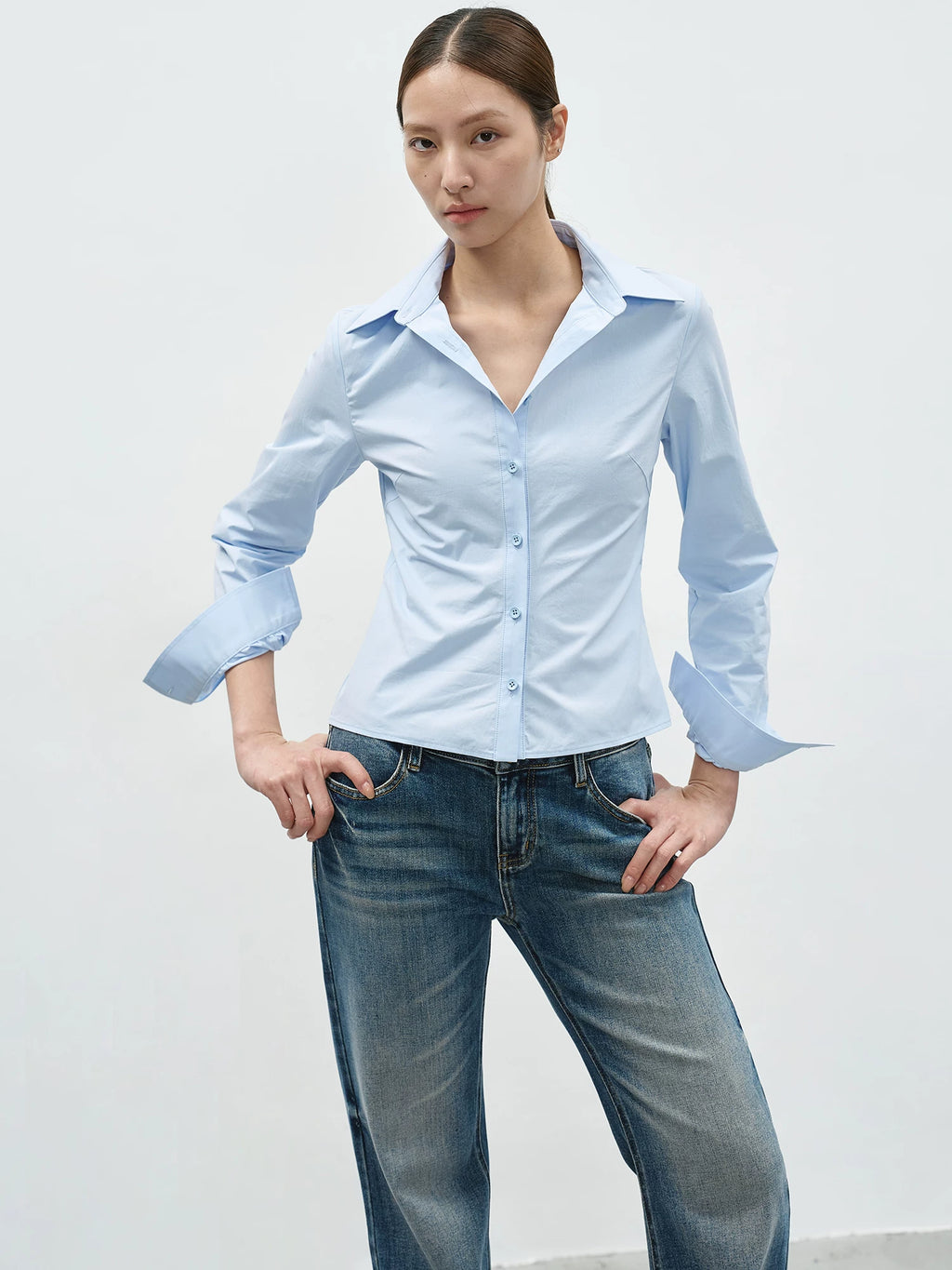 EIGHTHMONTH Waist V-neck Slim Shirt