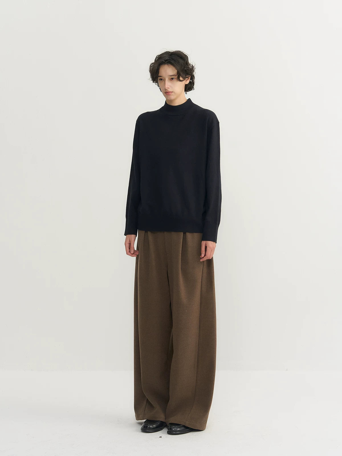 CARPEM Soft Waxy Semi-turtleneck Bottom Sweater