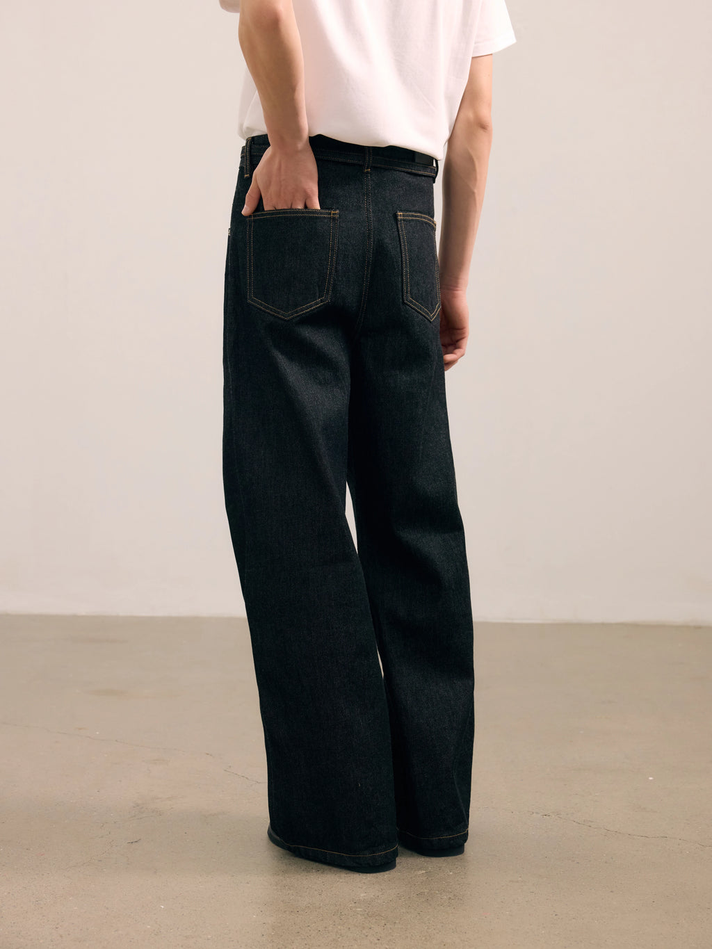 NO LOGO Kanglong Black Feather Kendo Double Pleat A-Line Loose Straight Jeans