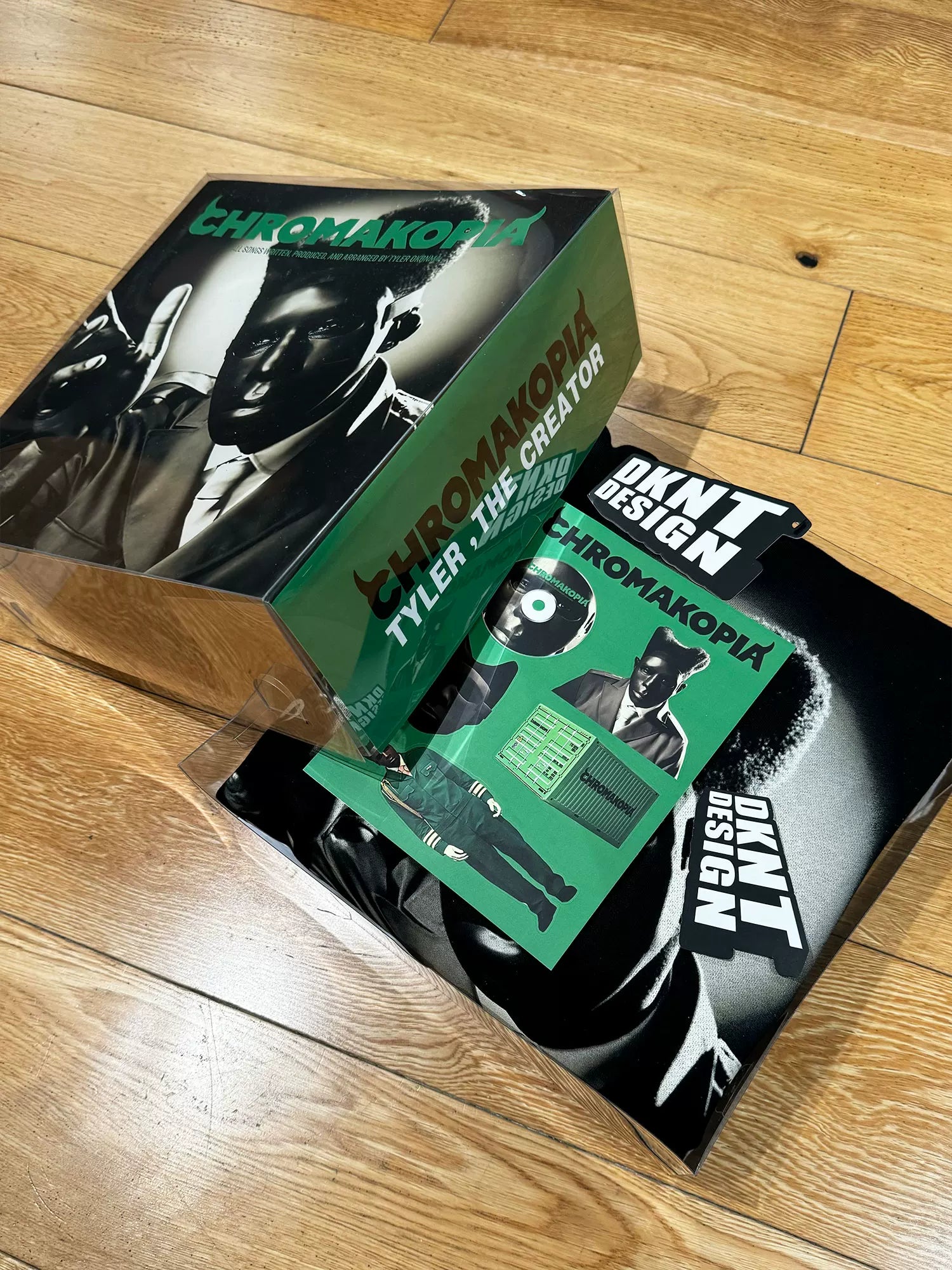 DKNT CHROMAKOPIA Tyler  Fleece Hooded Sweater