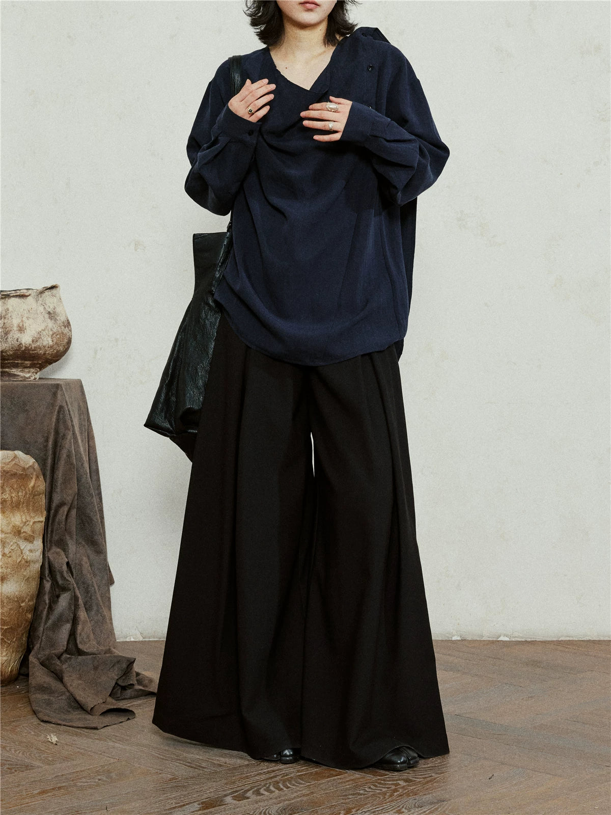 SUNYVONNE Simple Swinging Neck Streamer Loose Shirt