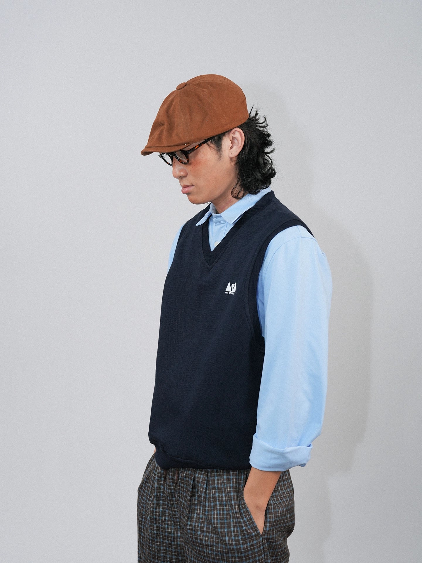 O3PARK Vintage College Style Sleeveless Sweater