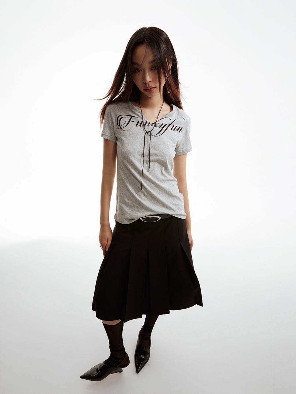 FUNKYFUN V-neck Front Shoulder Soft Tee