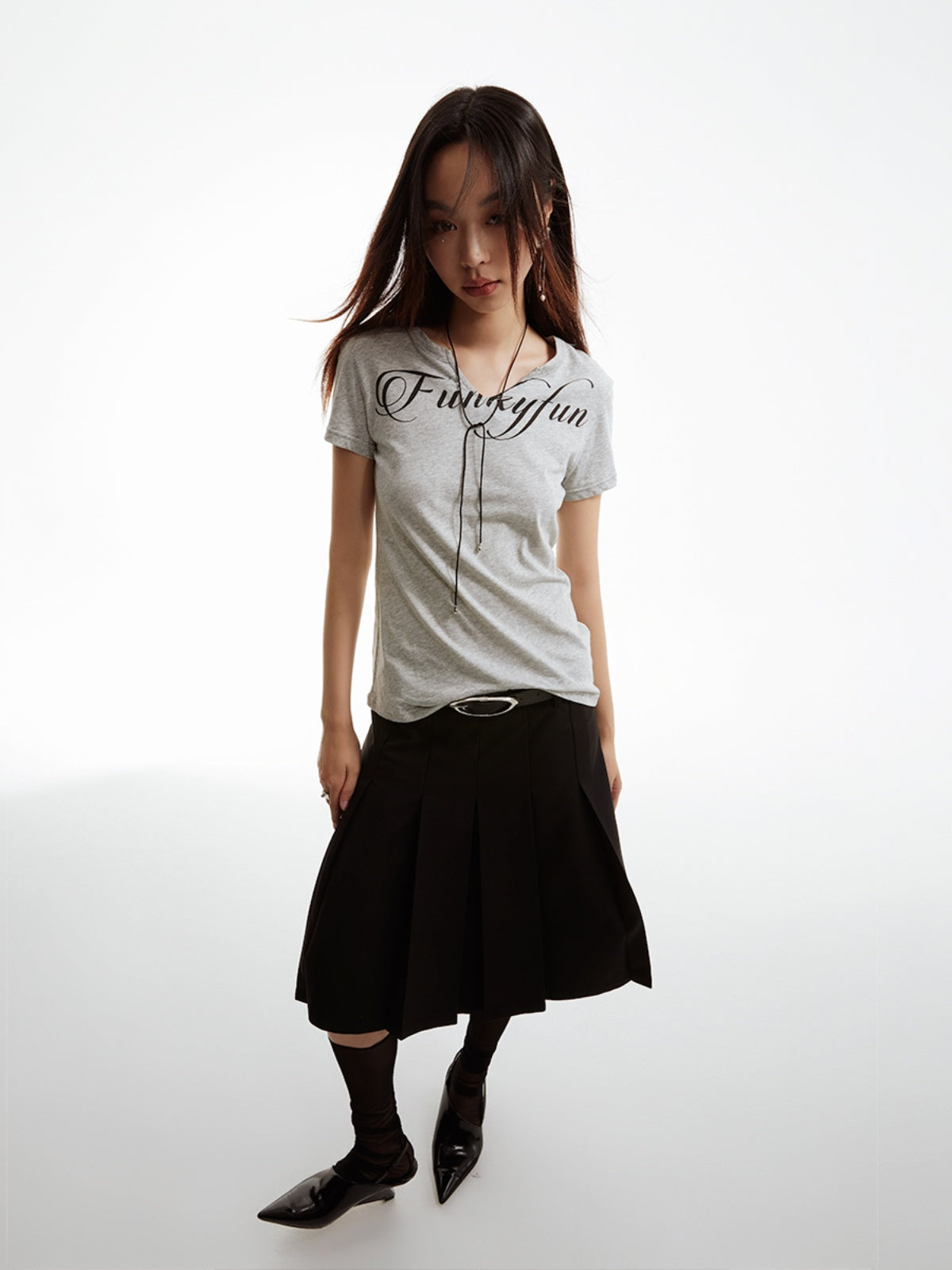 FUNKYFUN V-neck Front Shoulder Soft Tee